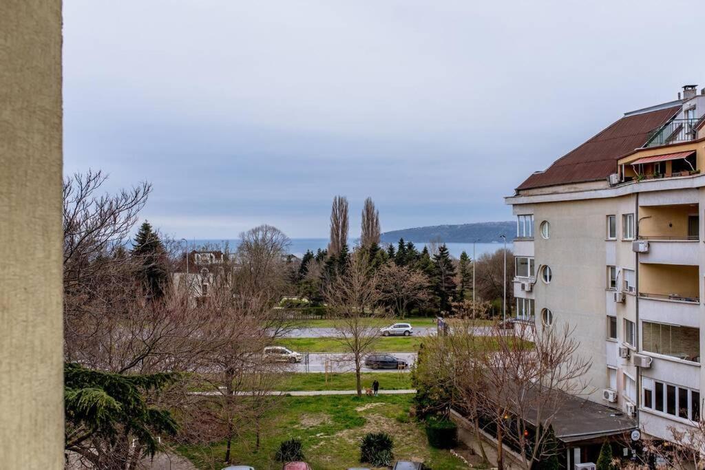 Sea View Apartment Next To Sea Garden And Beach Várna Kültér fotó